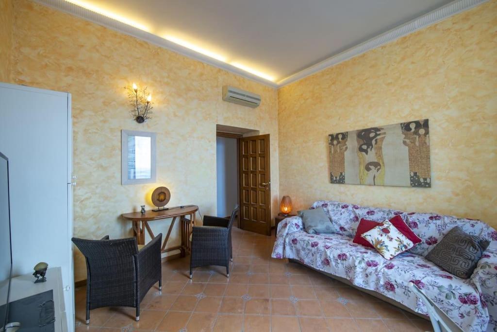 Matisse Amalfi